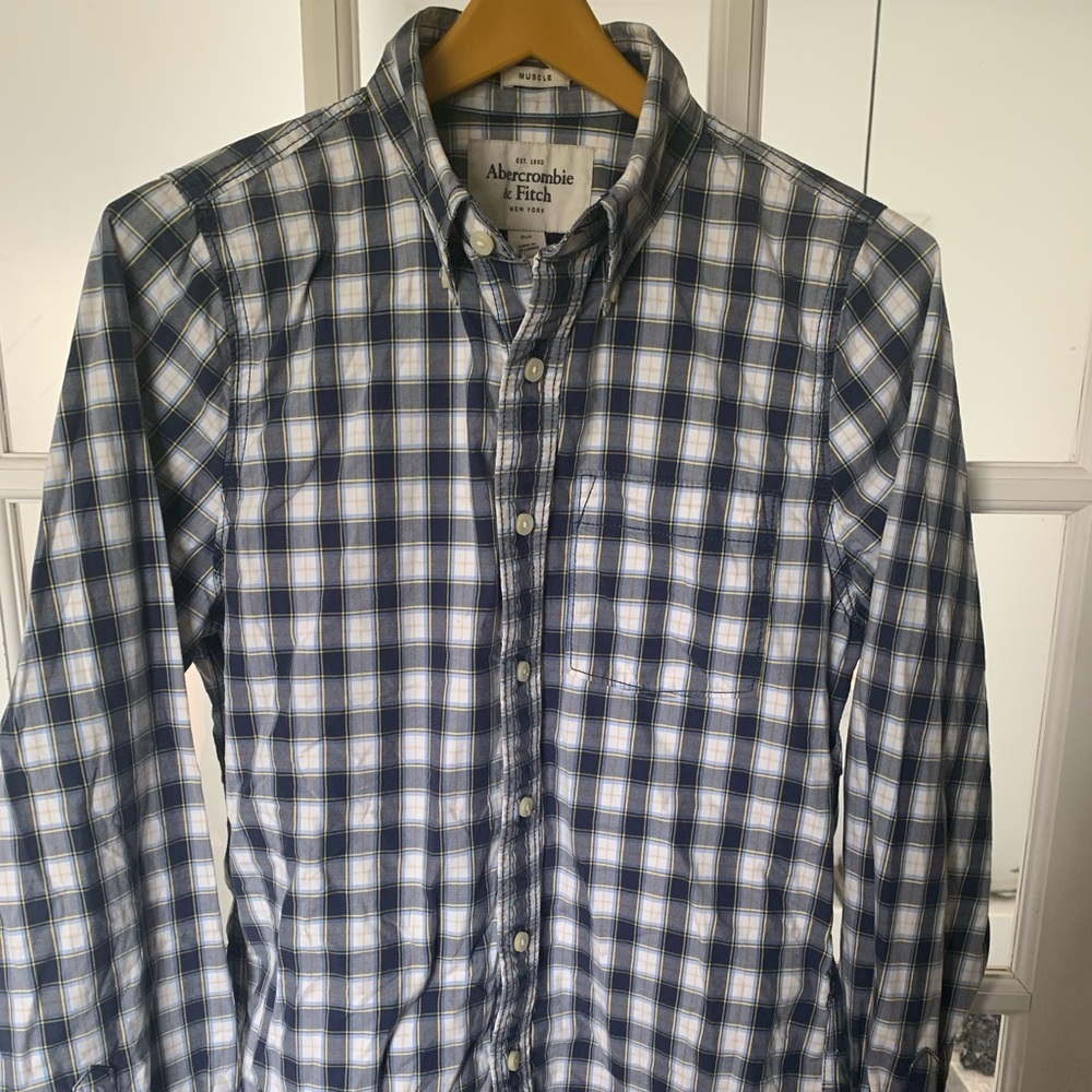 4/$20 Abercrombie and Fitch mens button down shirt  A2